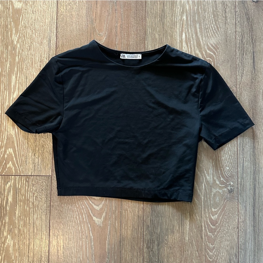 Zara Cropped Black Short sleeve Shirt